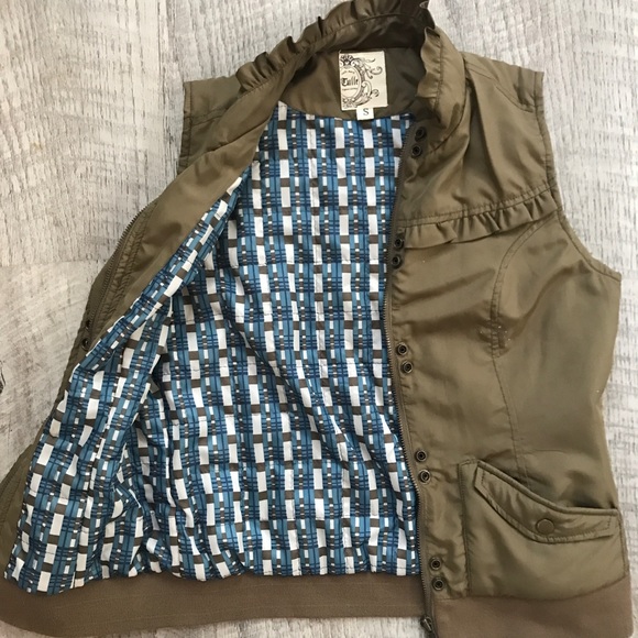 Tulle vest size small - Picture 2 of 3